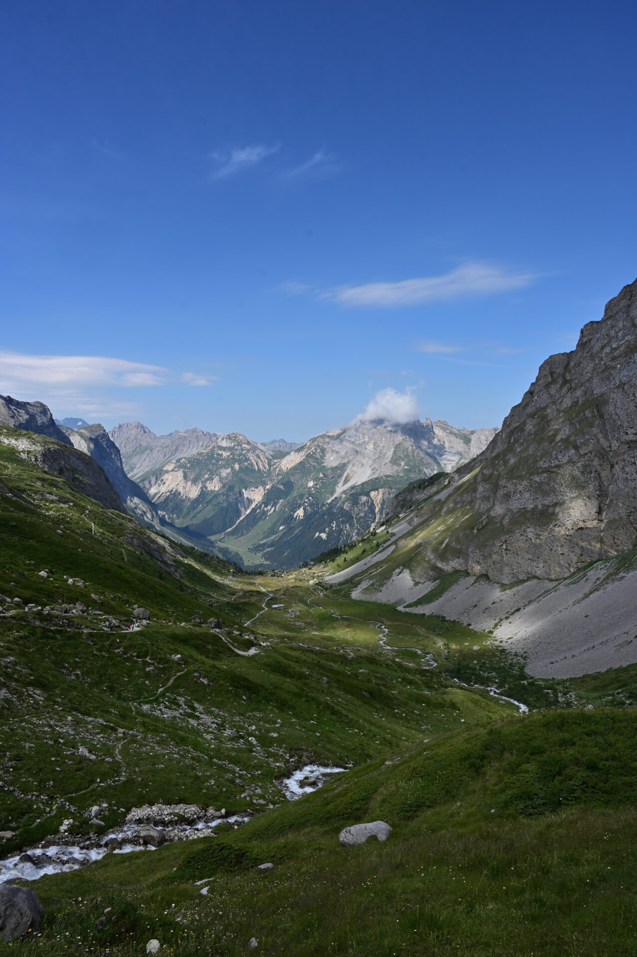 Panorama sur la montagne, durant la randonnée du lac des vaches dans le massif de la Vanoise