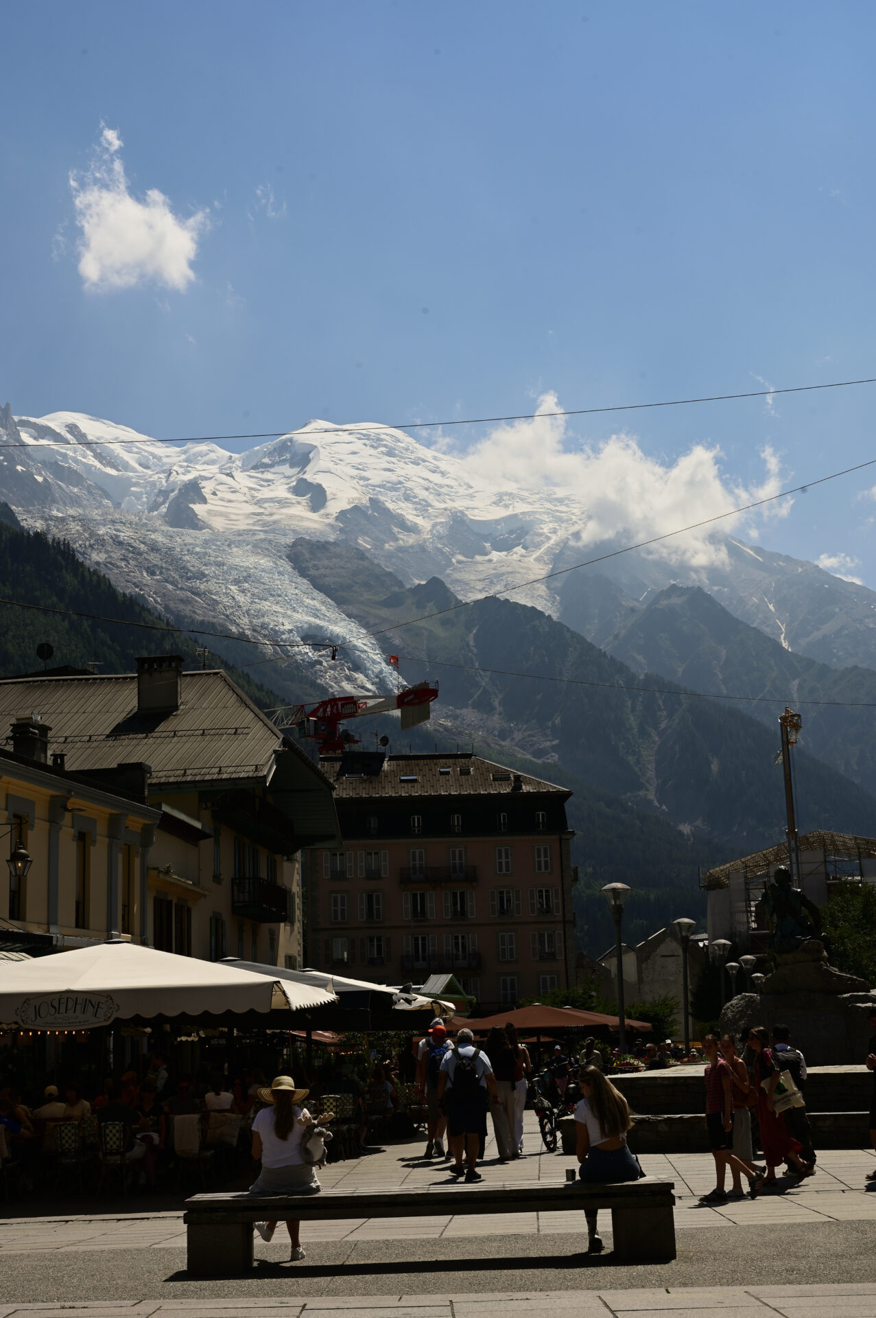 La vue sur le Mont Blanc depuis le village de Chamonix